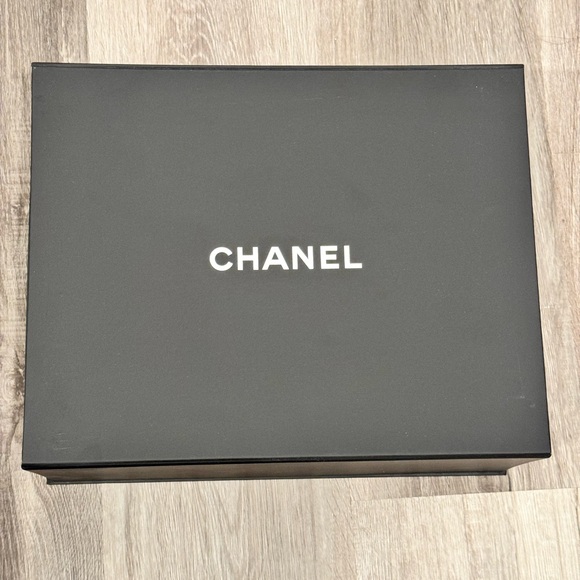 Chanel Box, Large - Picture 2 of 11